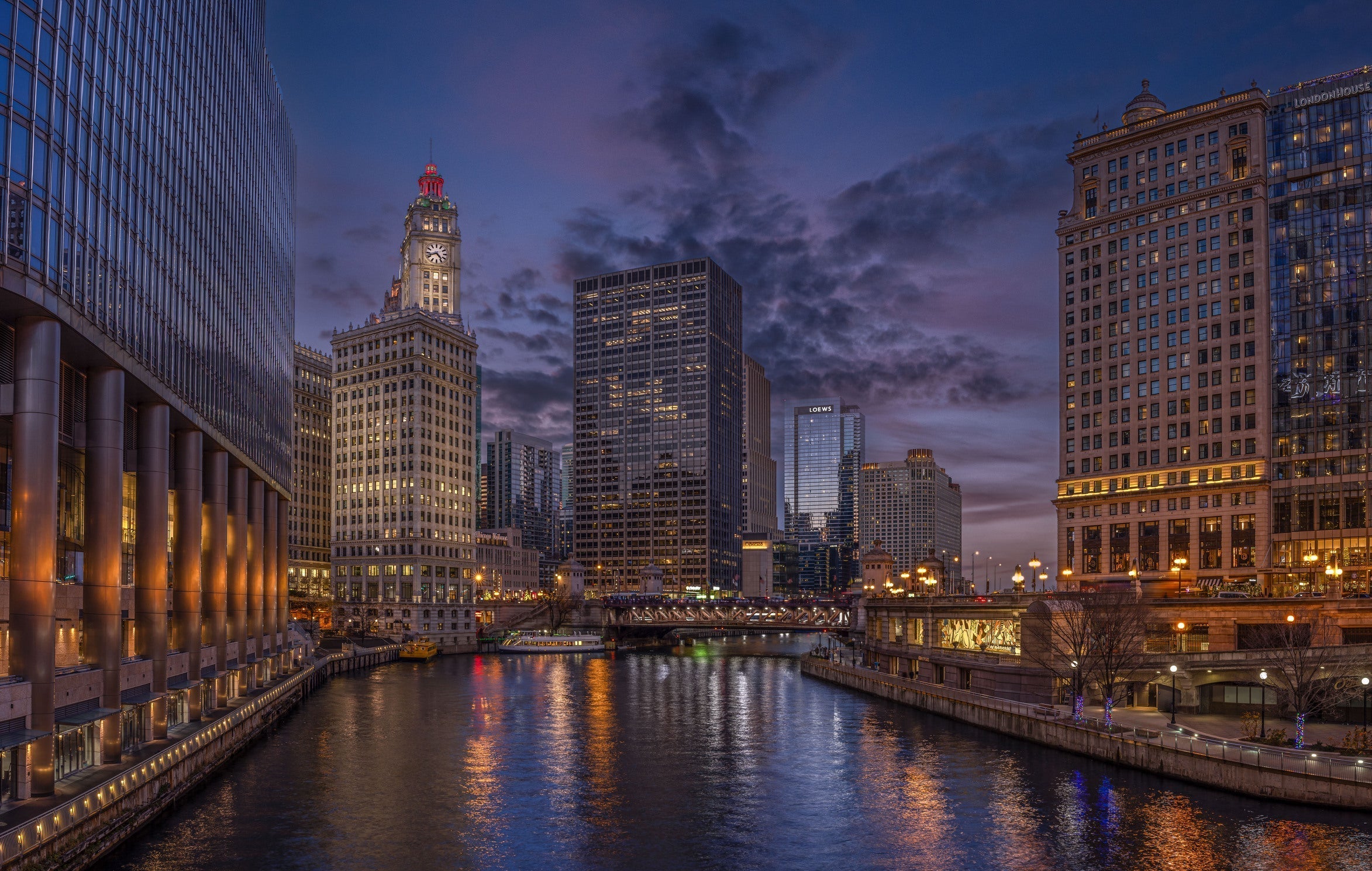 Wrigley Building Chicago – A Landmark Reimagined as Fine Art Wall Art Décor