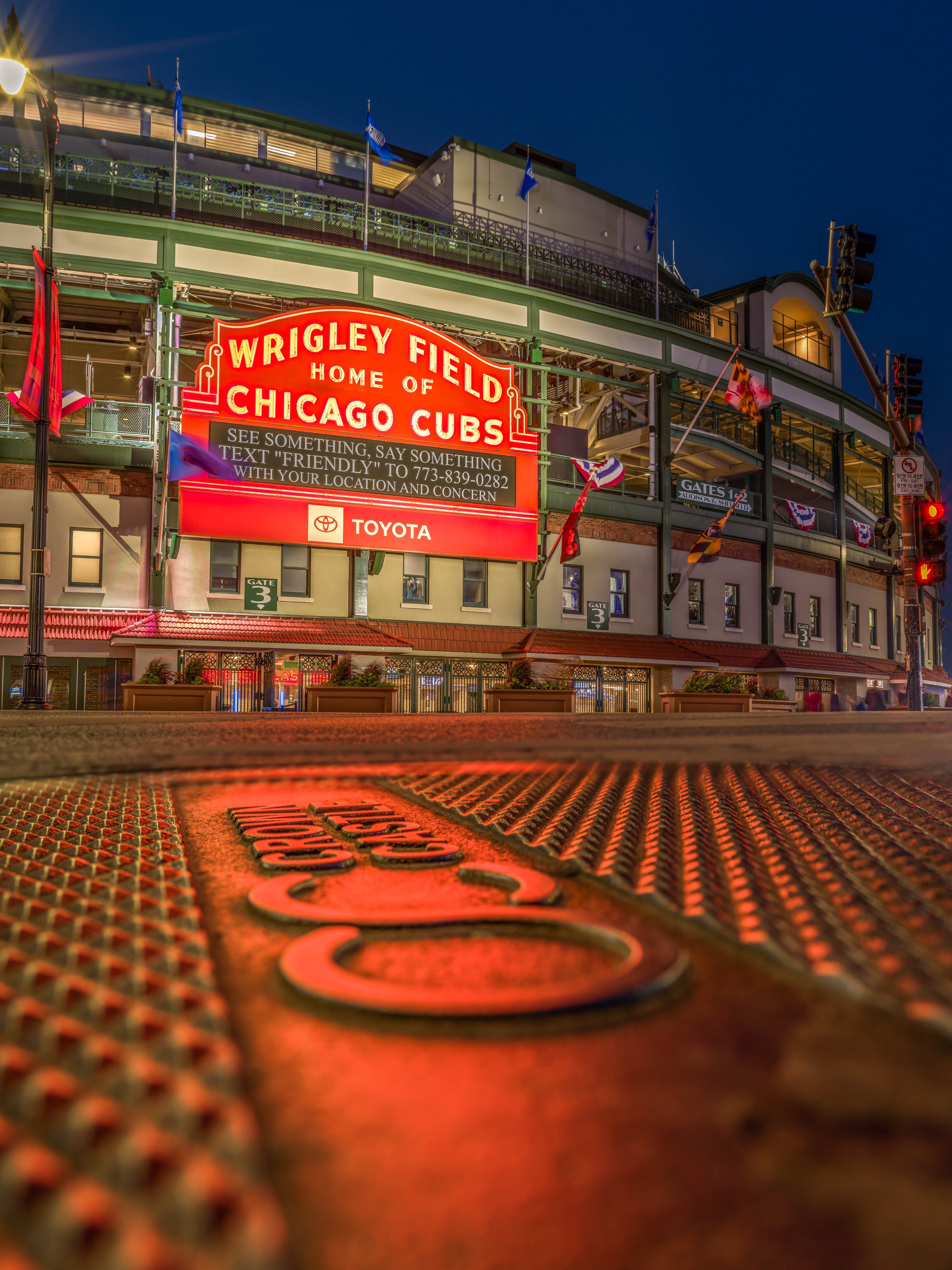 Chicago Cubs Wall Art – Celebrating Baseball History Through Premium Canvas Prints