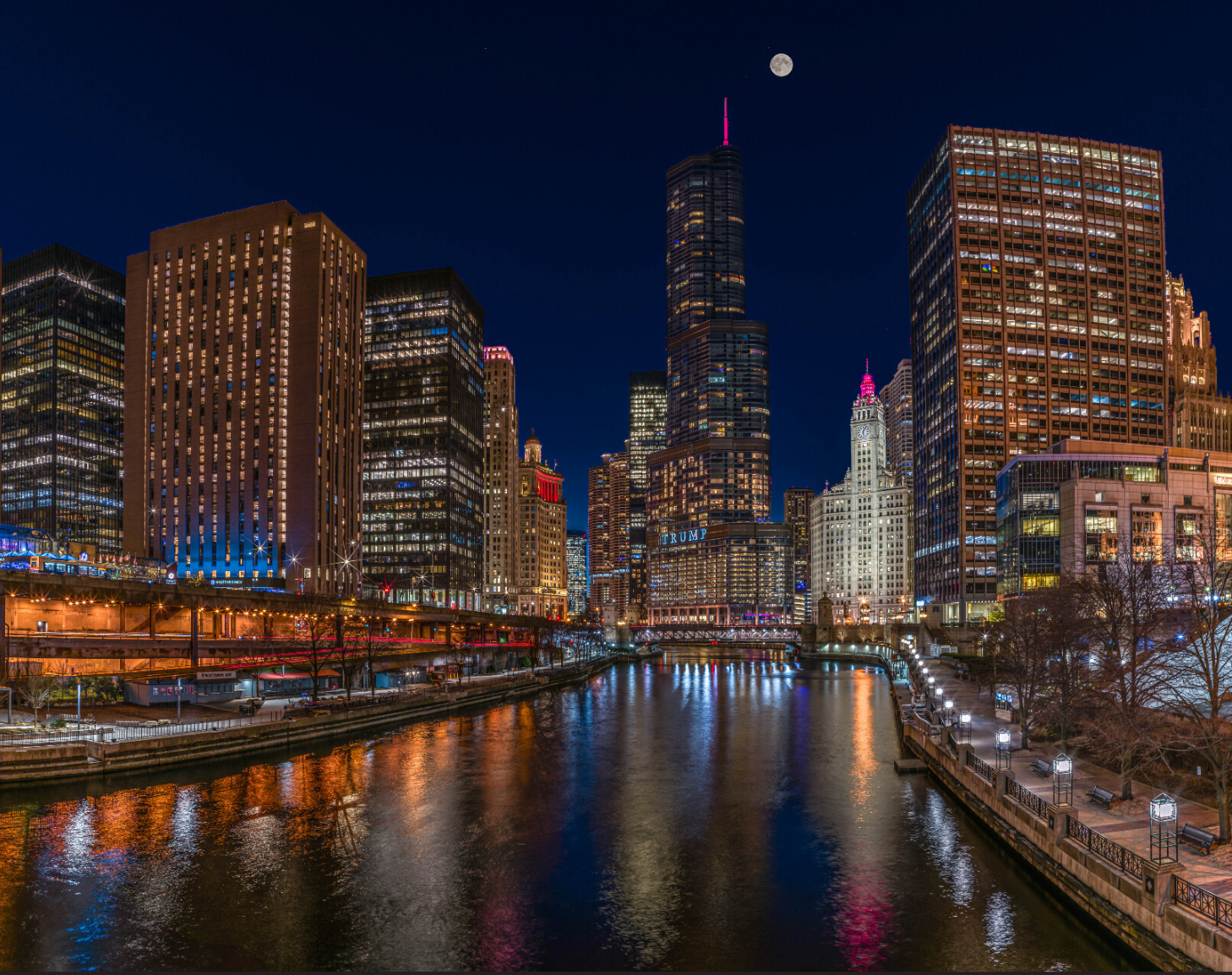 Chicago River North Wacker Drive